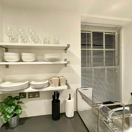 Appartement Stylish 1Br, 15 Mins To Buckingham Palace, Central Londres Extérieur photo